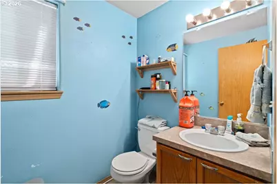 131 NE 201st Ave, Portland, OR 97230 - Photo 13