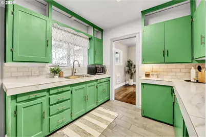 648 Juniper St, Junction City, OR 97448 - Photo 17