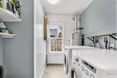 648 Juniper St, Junction City, OR 97448 - Photo 33