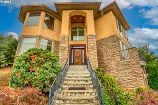 12491 SE Capri Ct, Happy Valley, OR 97086 - Photo 3