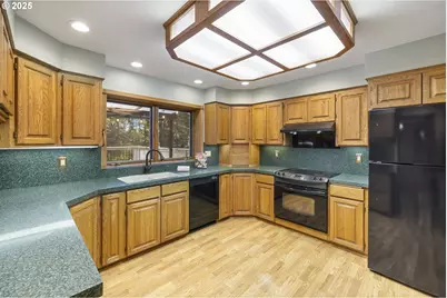 18738 S Terry Michael Dr, Oregon City, OR 97045 - Photo 9