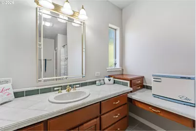 2225 Hayes St, North Bend, OR 97459 - Photo 27