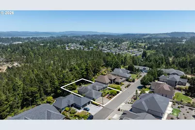 2225 Hayes St, North Bend, OR 97459 - Photo 47