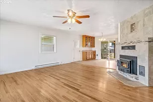 10090 Hoffman Rd, Monmouth, OR 97361 - Photo 7