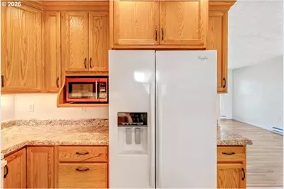 10090 Hoffman Rd, Monmouth, OR 97361 - Photo 15