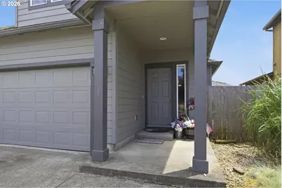 1902 Adelman Loop, Eugene, OR 97402 - Photo 3