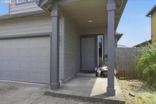 1902 Adelman Loop, Eugene, OR 97402 - Photo 3