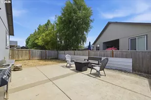 1902 Adelman Loop, Eugene, OR 97402 - Photo 29