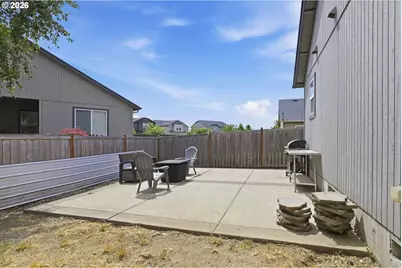 1902 Adelman Loop, Eugene, OR 97402 - Photo 27