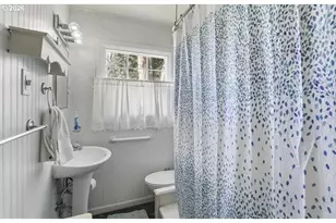 575 N Locust St, Canby, OR 97013 - Photo 5