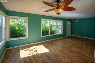 4725 SW Pomona St, Portland, OR 97219 - Photo 5