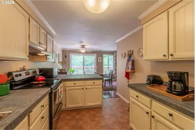 9134 SW Wilshire St, Portland, OR 97225 - Photo 15