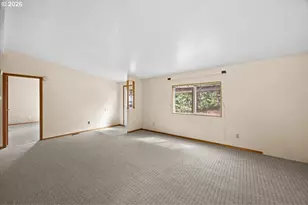 313 NE Kirby Ave, Roseburg, OR 97470 - Photo 7
