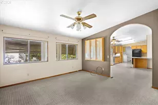 313 NE Kirby Ave, Roseburg, OR 97470 - Photo 7