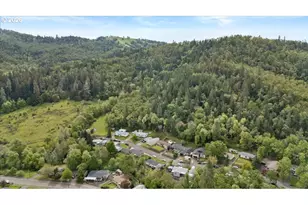 313 NE Kirby Ave, Roseburg, OR 97470 - Photo 23