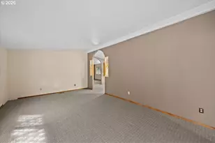 313 NE Kirby Ave, Roseburg, OR 97470 - Photo 3