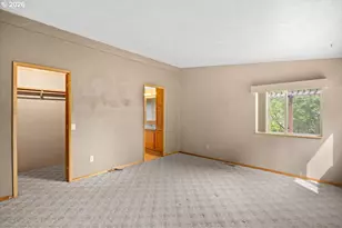 313 NE Kirby Ave, Roseburg, OR 97470 - Photo 17