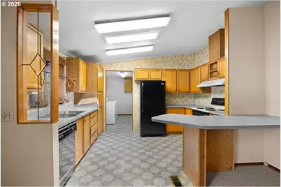 313 NE Kirby Ave, Roseburg, OR 97470 - Photo 9