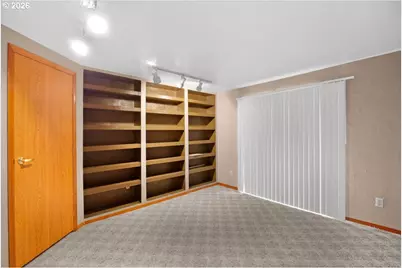 313 NE Kirby Ave, Roseburg, OR 97470 - Photo 19
