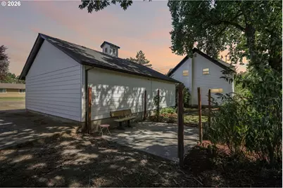 819 Sierra Vista Dr, Newberg, OR 97132 - Photo 39
