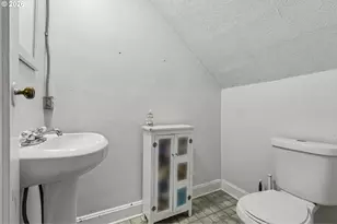 819 Sierra Vista Dr, Newberg, OR 97132 - Photo 25