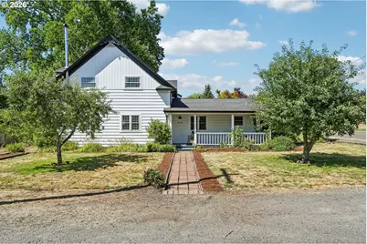 819 Sierra Vista Dr, Newberg, OR 97132 - Photo 1