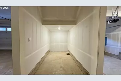 11751 SW Hayrick Ter, Beaverton, OR 97007 - Photo 5