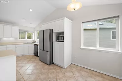 18029 Chickaree Dr, Oregon City, OR 97045 - Photo 17