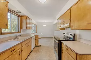 6615 SW Canyon Dr, Portland, OR 97225 - Photo 5