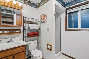 2555 NW Squire Pl, Albany, OR 97321 - Photo 19