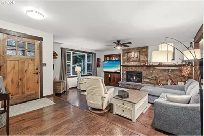 2555 NW Squire Pl, Albany, OR 97321 - Photo 9