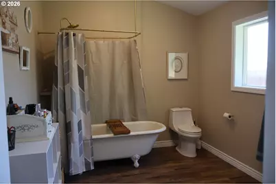 3030 NE Newby St, McMinnville, OR 97128 - Photo 17