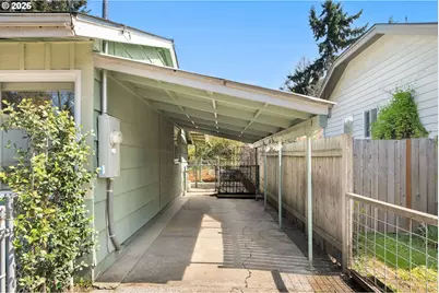 9945 N Lombard St, Portland, OR 97203 - Photo 25