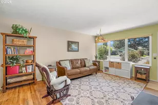 9945 N Lombard St, Portland, OR 97203 - Photo 3