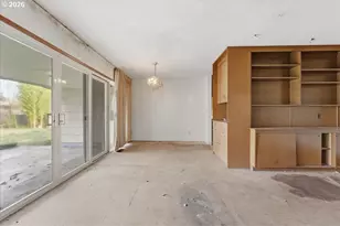 12333 SE Madison St, Portland, OR 97233 - Photo 11