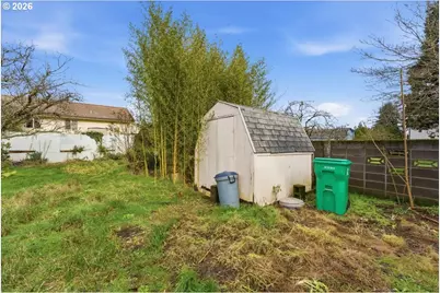 12333 SE Madison St, Portland, OR 97233 - Photo 23