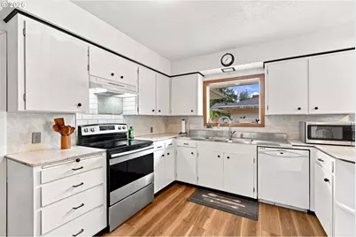 923 NE 155th Ave, Portland, OR 97230 - Photo 13