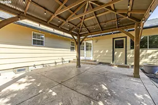 1865 Tabor St, Eugene, OR 97401 - Photo 43