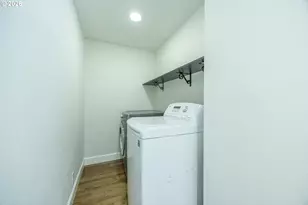1865 Tabor St, Eugene, OR 97401 - Photo 37