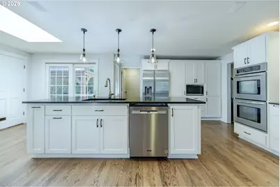 1865 Tabor St, Eugene, OR 97401 - Photo 11