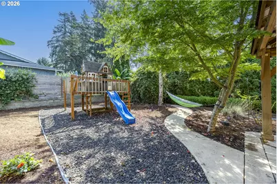 1865 Tabor St, Eugene, OR 97401 - Photo 43