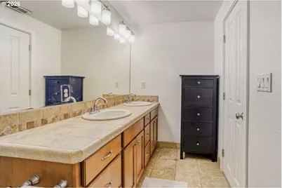 1731 Conifer Dr, Lake Oswego, OR 97034 - Photo 19