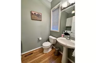 3530 S Corbett Ave, Portland, OR 97239 - Photo 9