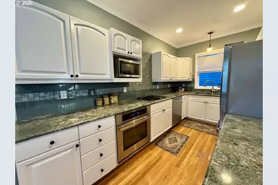 3530 S Corbett Ave, Portland, OR 97239 - Photo 15
