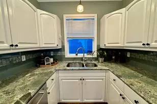 3530 S Corbett Ave, Portland, OR 97239 - Photo 21