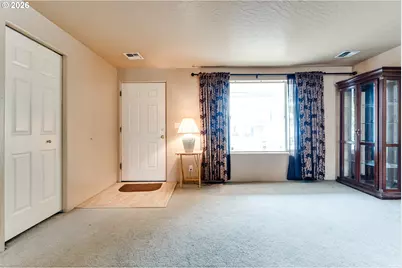 5255 Donohoe Ave, Eugene, OR 97402 - Photo 3