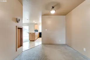 5255 Donohoe Ave, Eugene, OR 97402 - Photo 5