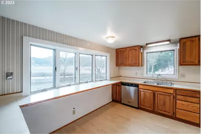 24333 Vaughn Rd, Veneta, OR 97487 - Photo 5