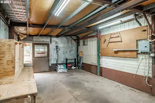 24333 Vaughn Rd, Veneta, OR 97487 - Photo 23