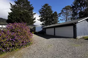 97818 Hanscam Ln, Brookings, OR 97415 - Photo 3